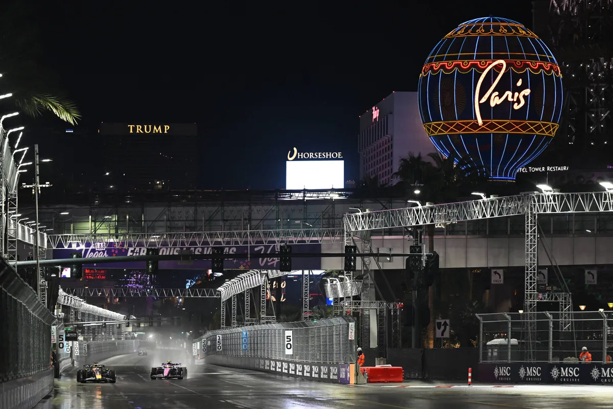 Het circuit van Las Vegas in de regen tijdens de kwalificatie