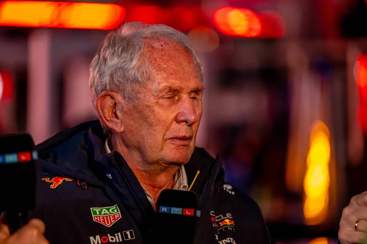 Helmut Marko tijdens een interview