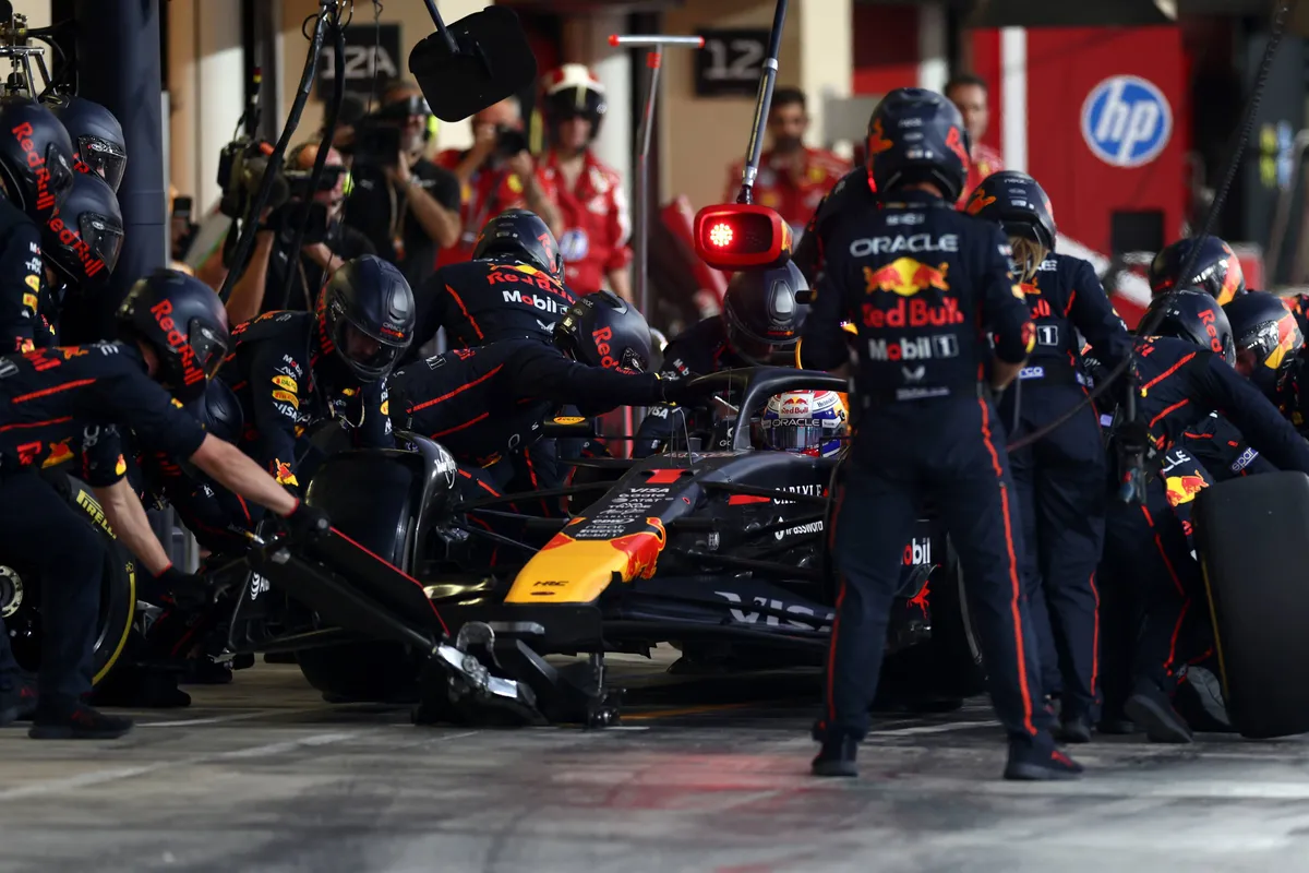 Red Bull Racing Max Verstappen Pitstop Abu Dhabi 2025 F1