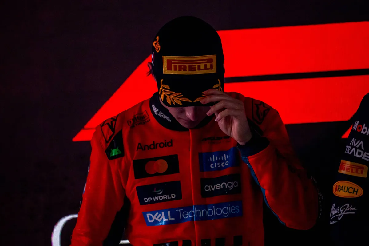 Oscar Piastri tijdens de podiumceremonie in Qatar
