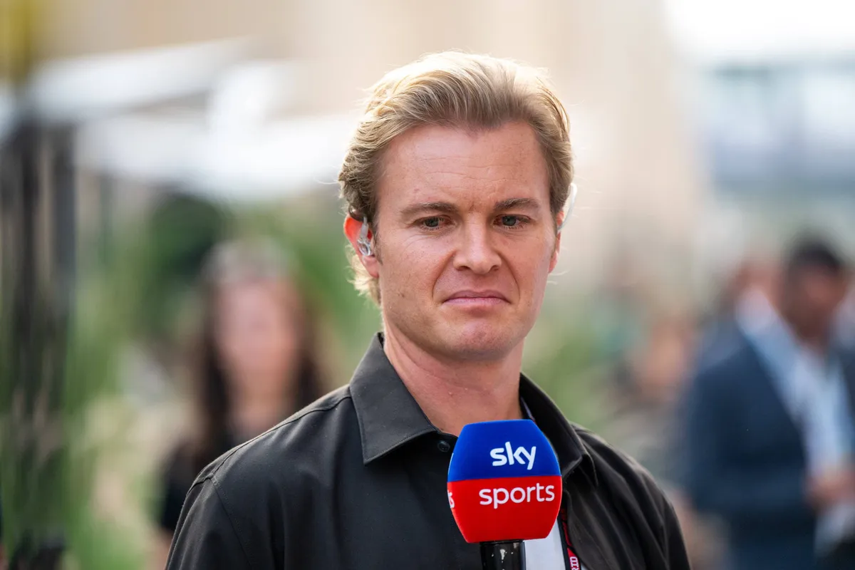 Nico Rosberg voor Sky Sports in Abu Dhabi 2025