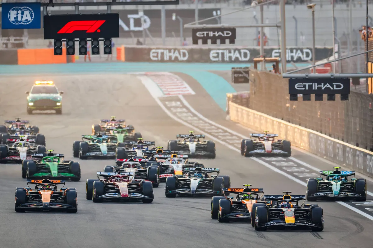 De start van de Grand Prix van Abu Dhabi