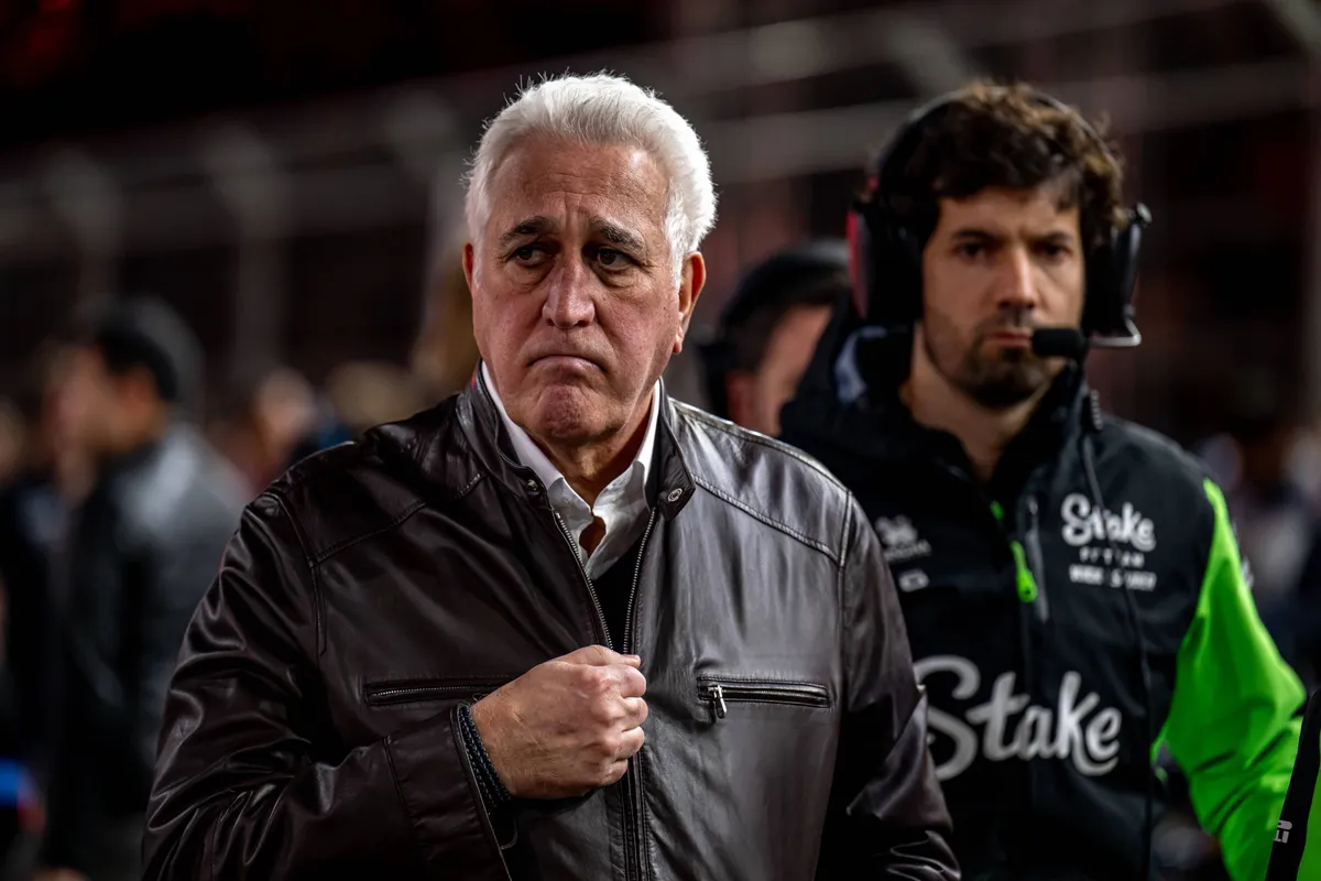 Aston Martin-baas Lawrence Stroll op de F1-grid in Las Vegas in 2025