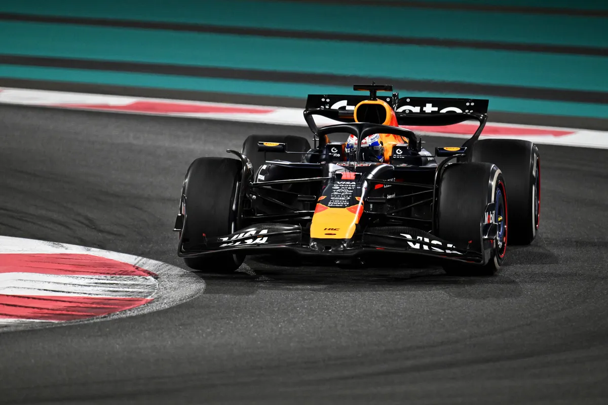 Red Bull-coureur Max Verstappen tijdens de Grand Prix van Abu Dhabi in 2025