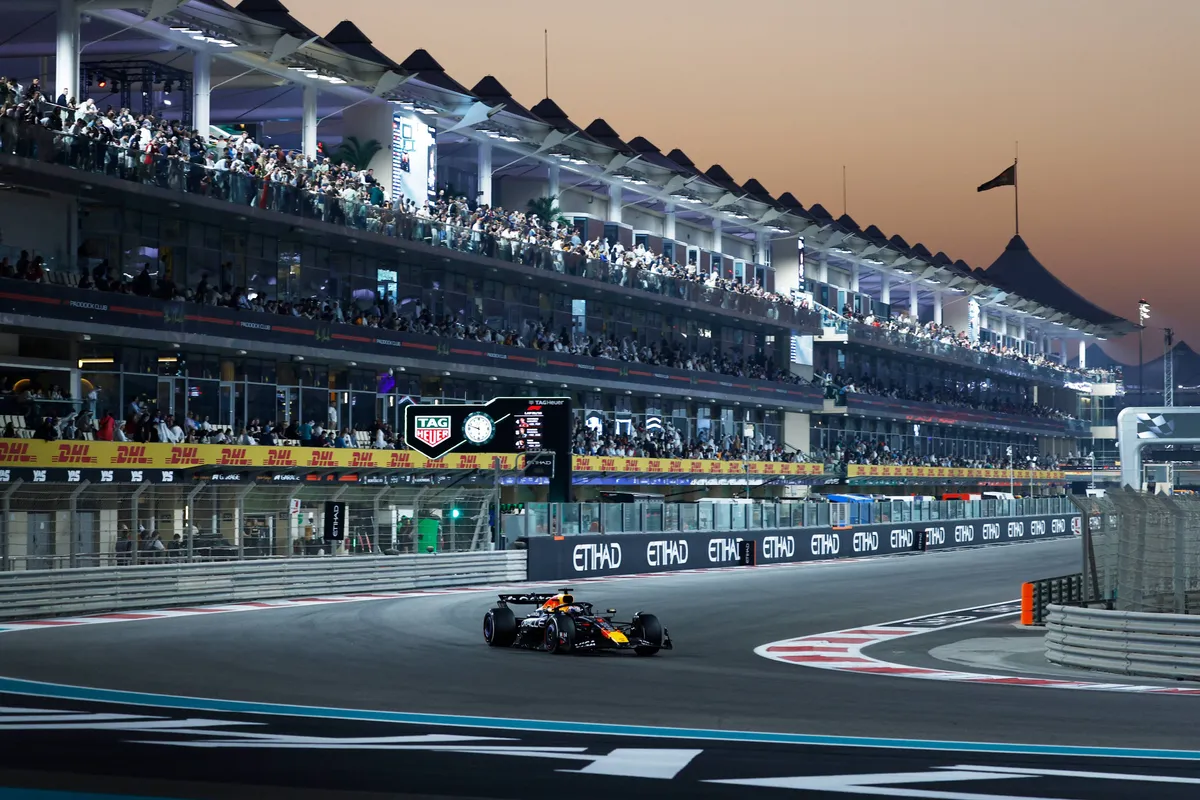 Red Bull-coureur Max Verstappen tijdens de GP van Abu Dhabi in 2025