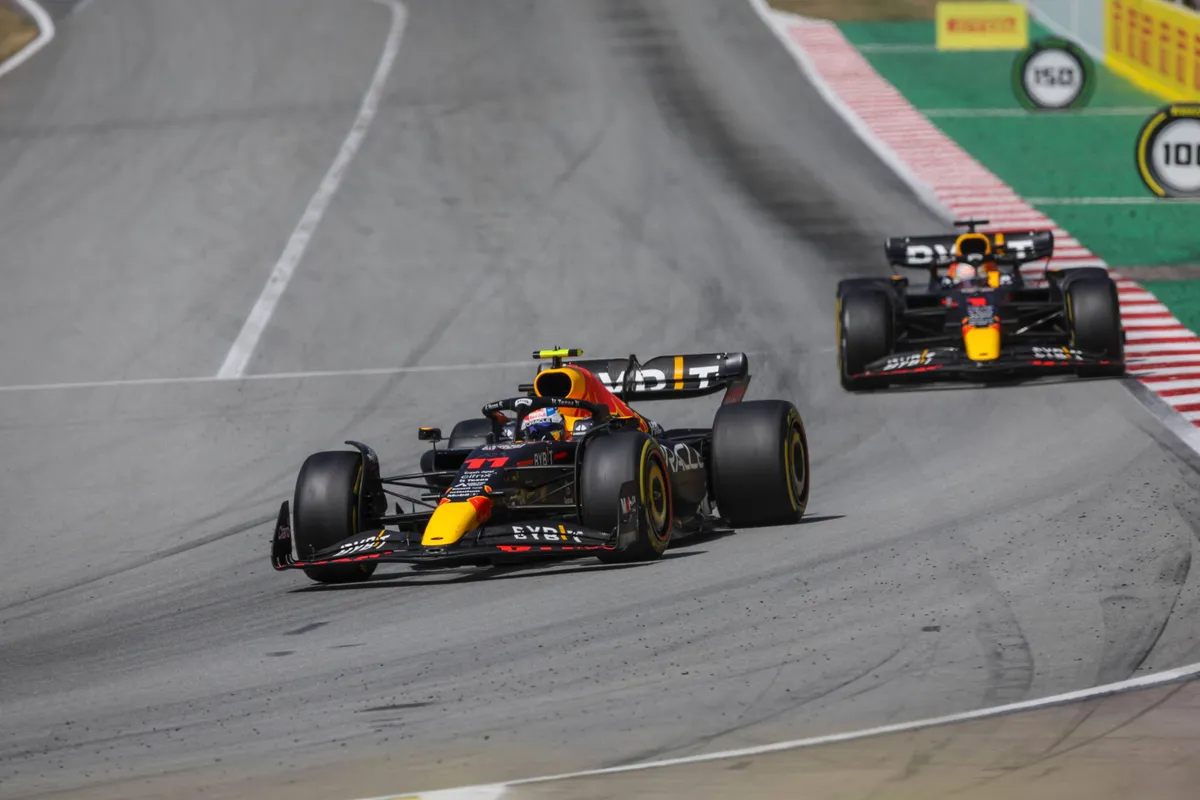 Max Verstappen en Sergio Pérez voor Red Bull Racing in Spanje in 2022