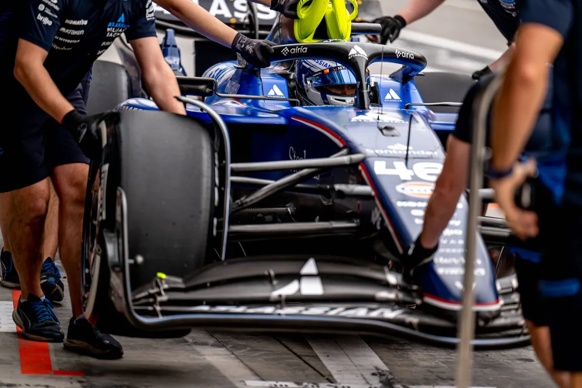 De Williams-auto tijdens de eerste vrije training in Abu Dhabi in 2025