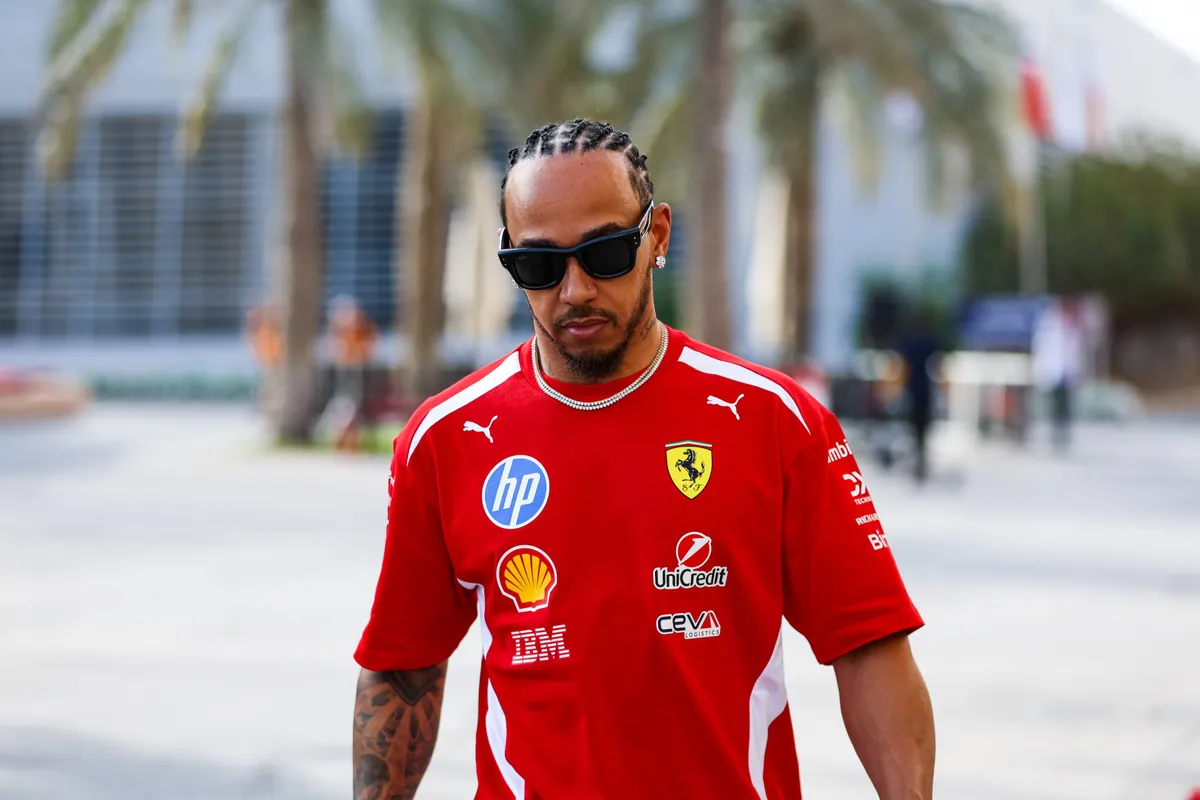 Lewis Hamilton voor Ferrari verwacht grote problemen te krijgen in 2026