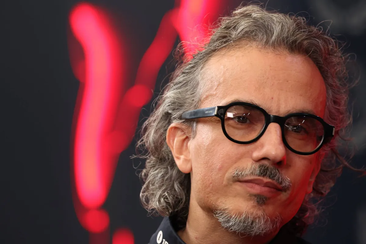 Red Bull Racing-teambaas Laurent Mekies in de F1-paddock in 2025