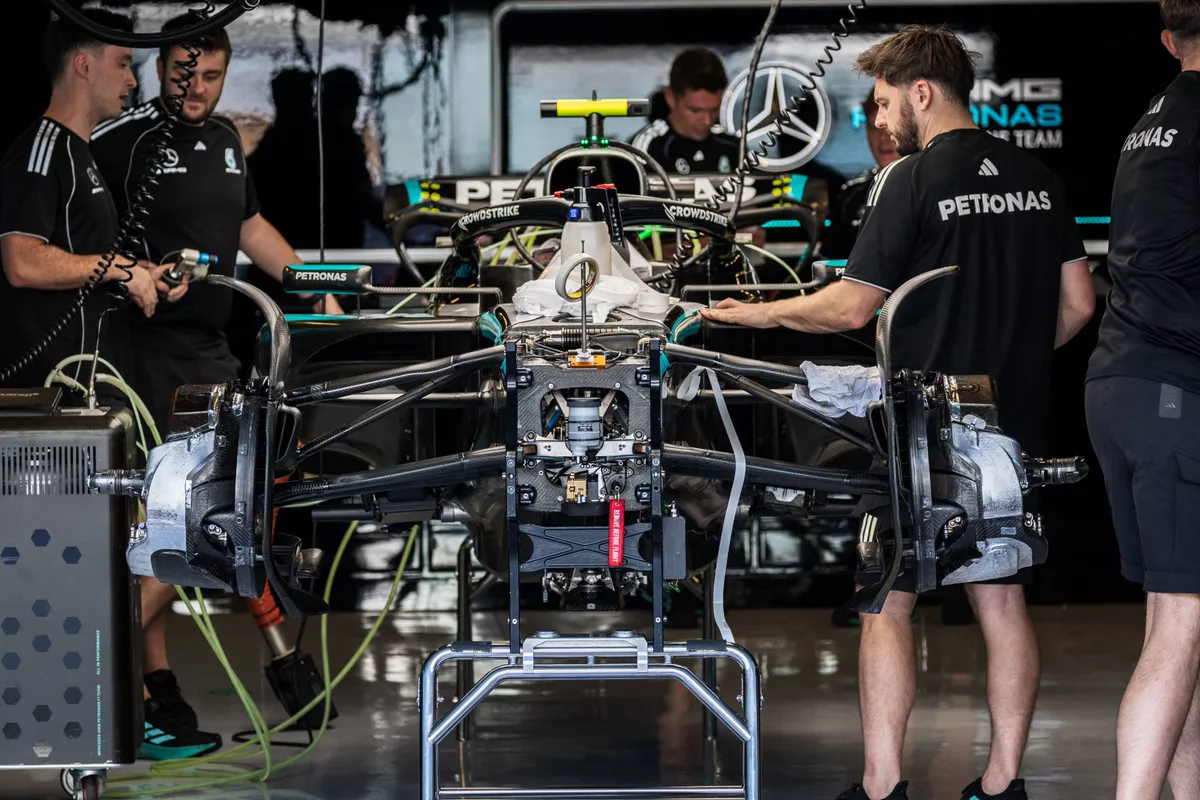 Mercedes garage