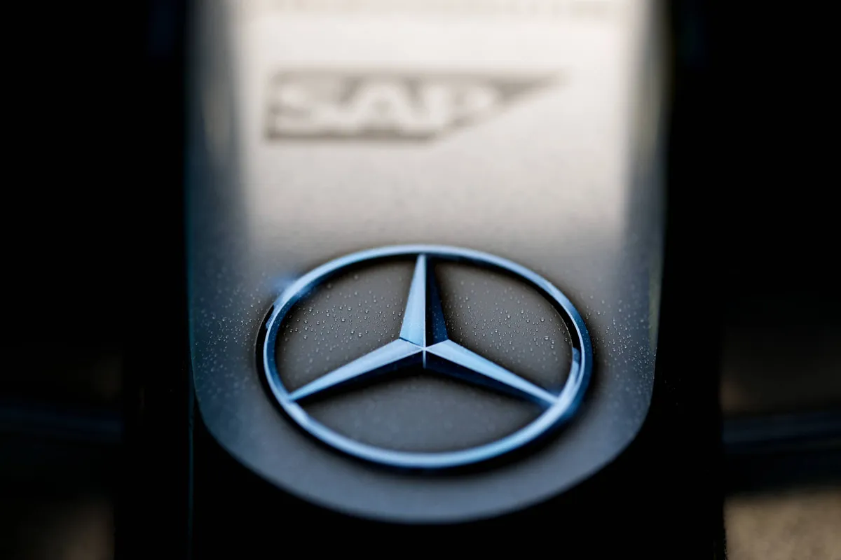 Mercedes logo