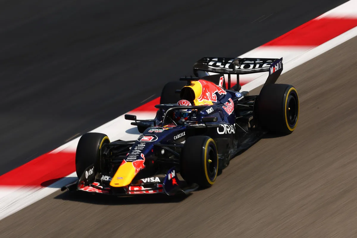 Red Bull-coureur Max Verstappen in de RB22 tijdens 2026 F1-wintertest in Bahrein