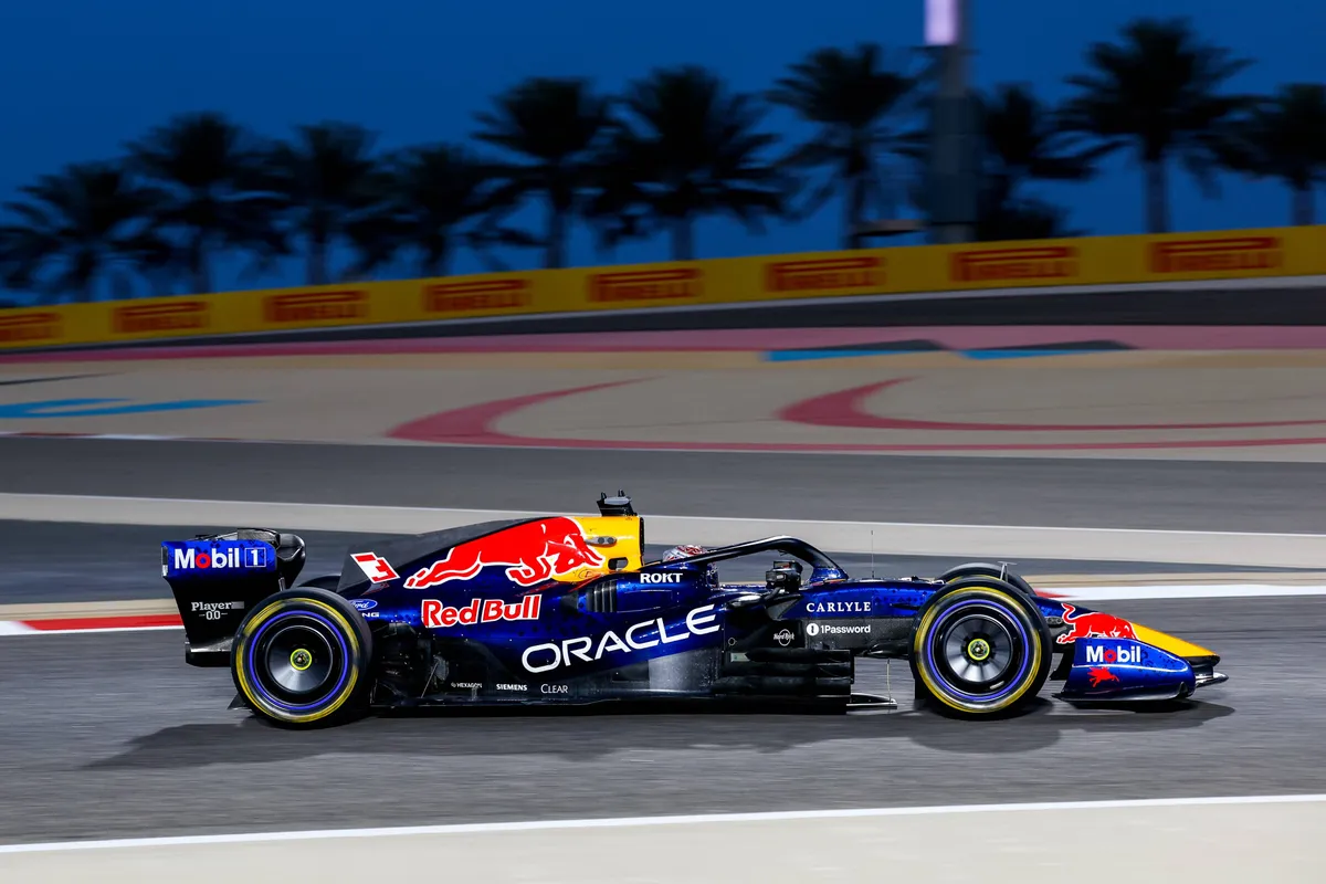 De Red Bull Racing RB22 tijdens de wintertest in Bahrein