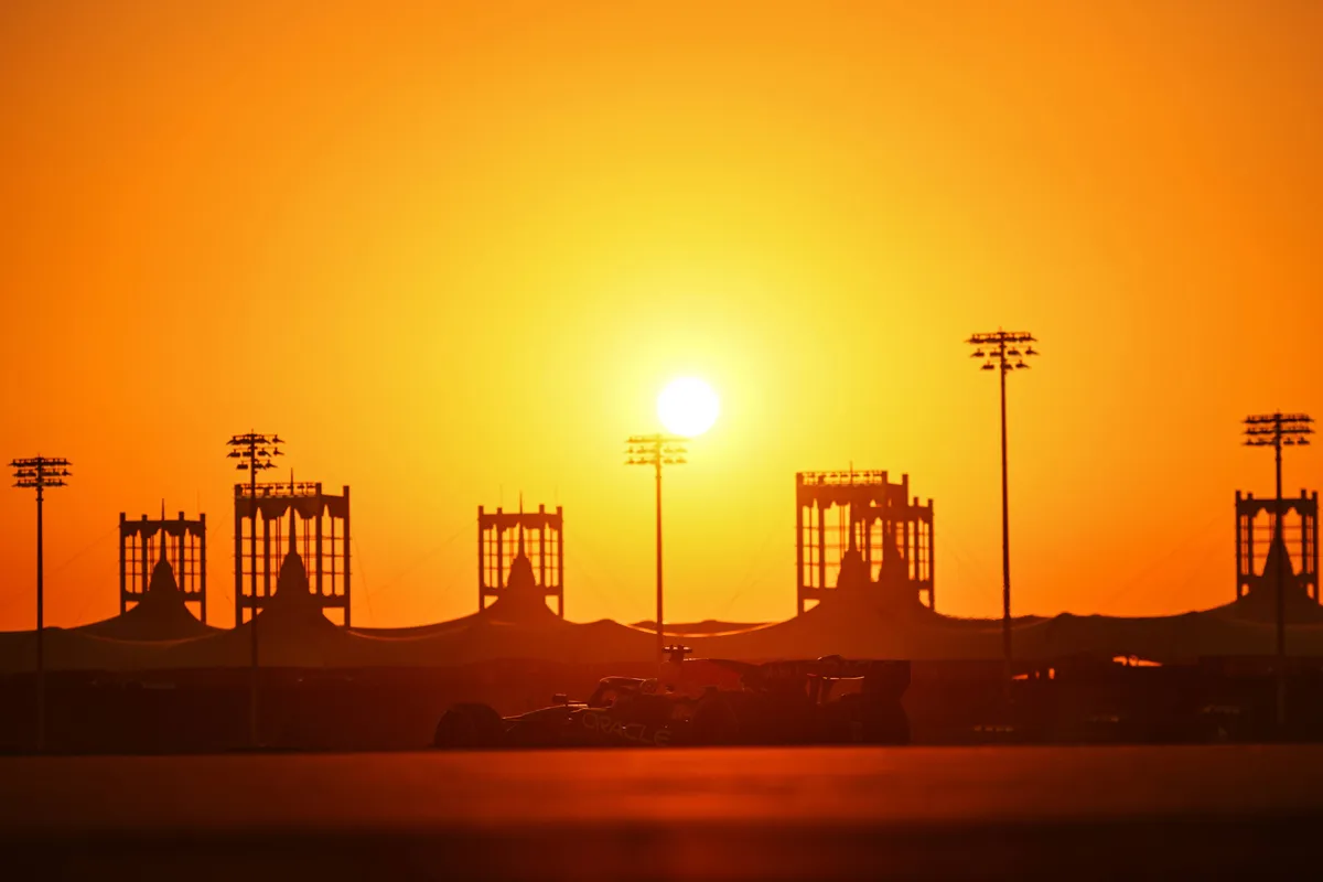 De zonsondergang tijdens de 2026 F1-test in Bahrein