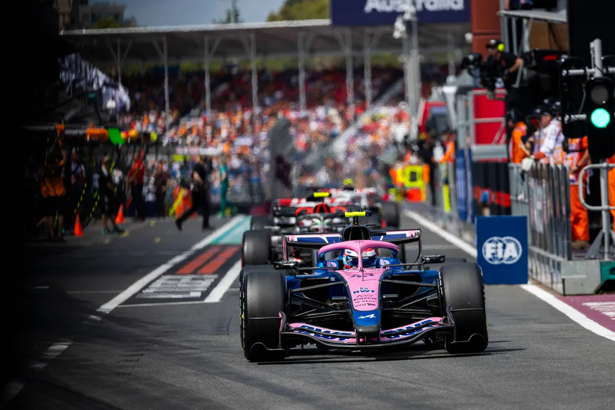 Alpine-coureur Franco Colapinto in de pitstraat in Australië in 2026