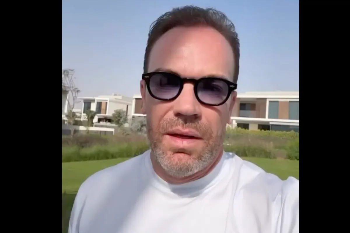 Robert Doornbos filmt zichzelf in Dubai tijdens de bombardementen