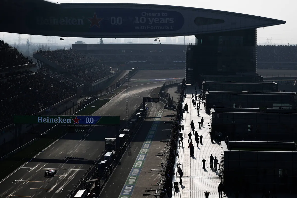 Het Formule 1-circuit in Shanghai tijdens de 2026 F1-race in China