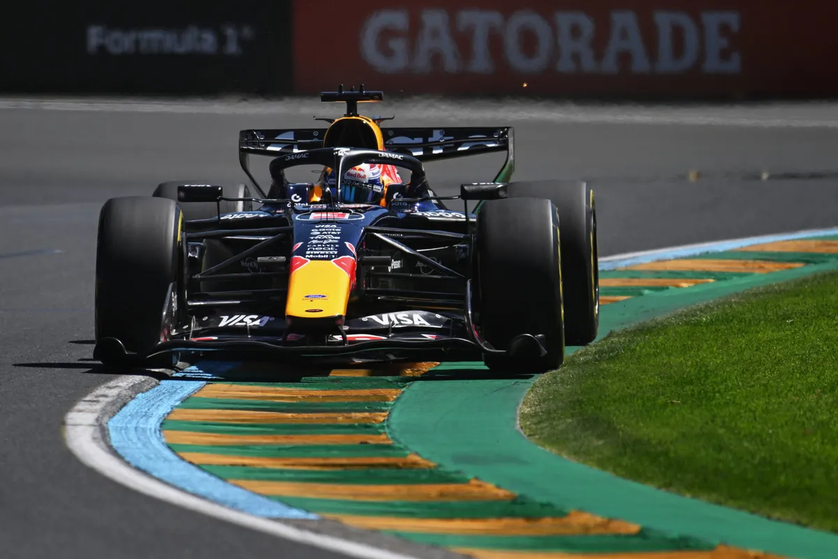 De Red Bull RB22 van Max Verstappen tijdens VT2 in het 2026 F1-weekend in Australië