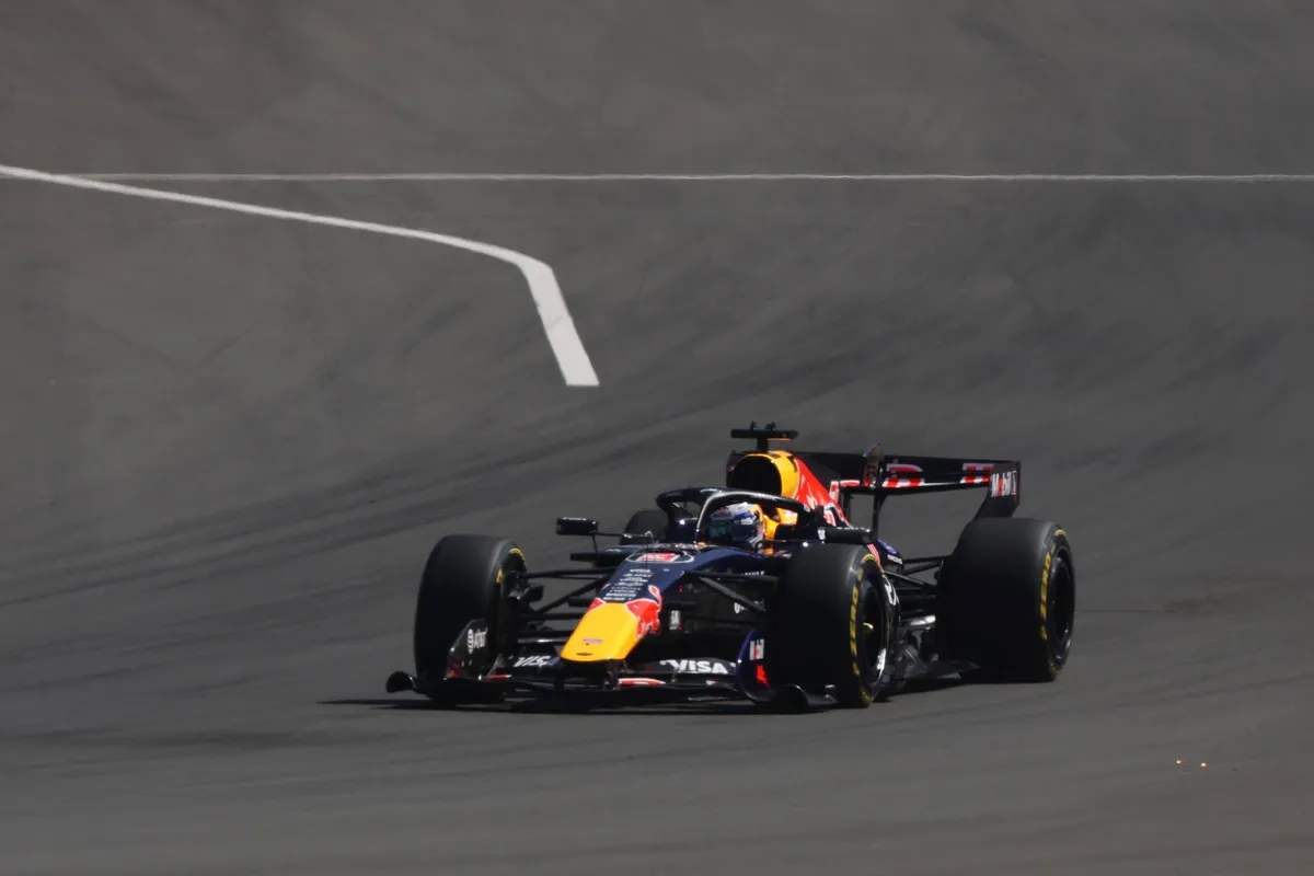 De Red Bull Racing RB22 van Max Verstappen in China in 2026