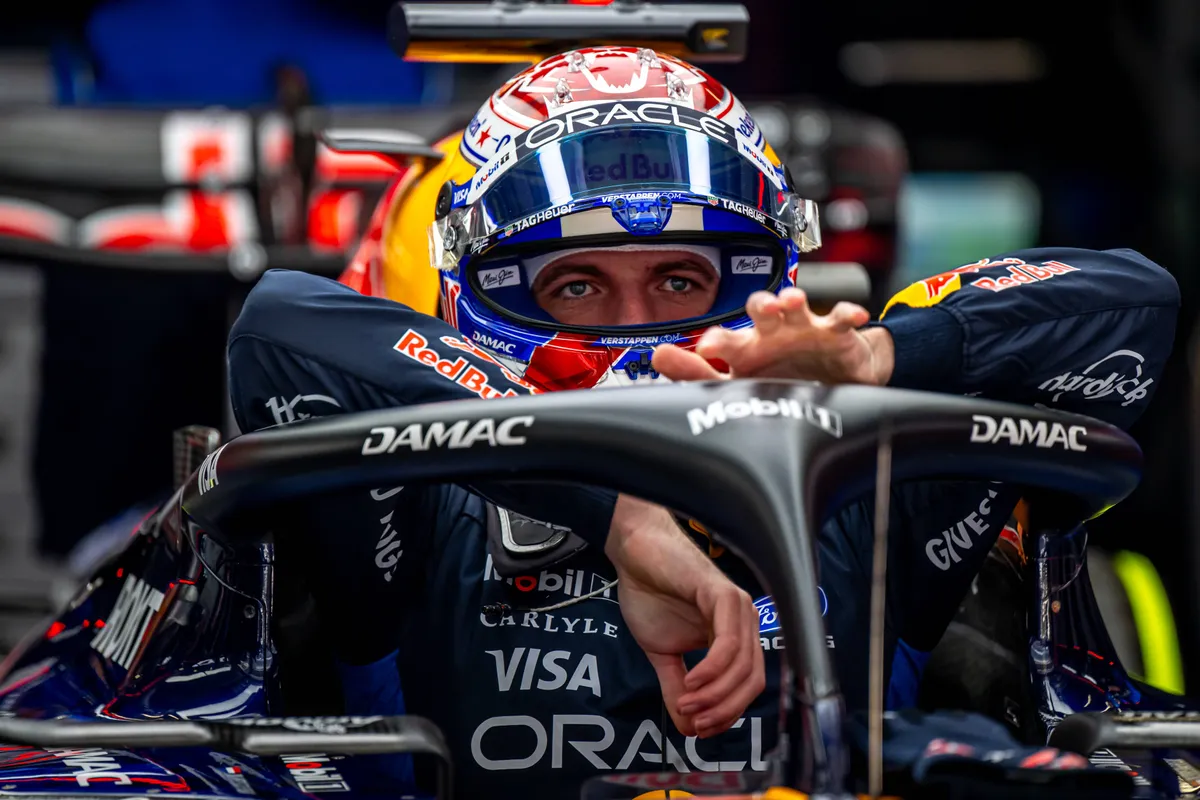 Red Bull-coureur Max Verstappen in de Red Bull RB22