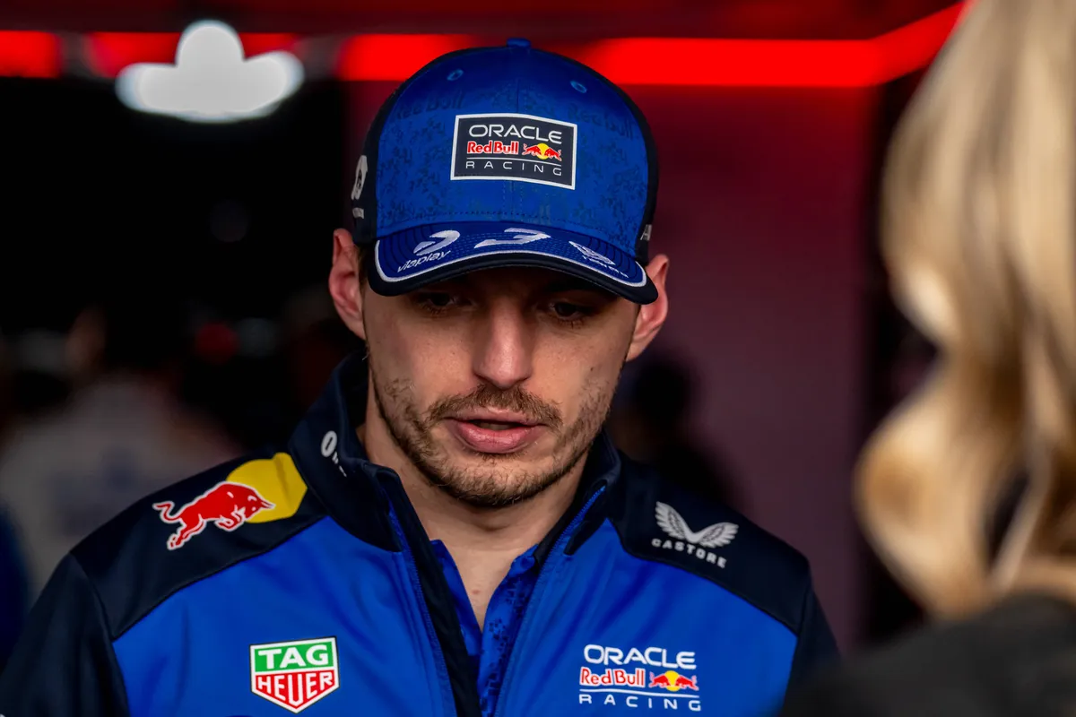 Red Bull-coureur Max Verstappen bij de pers in Japan