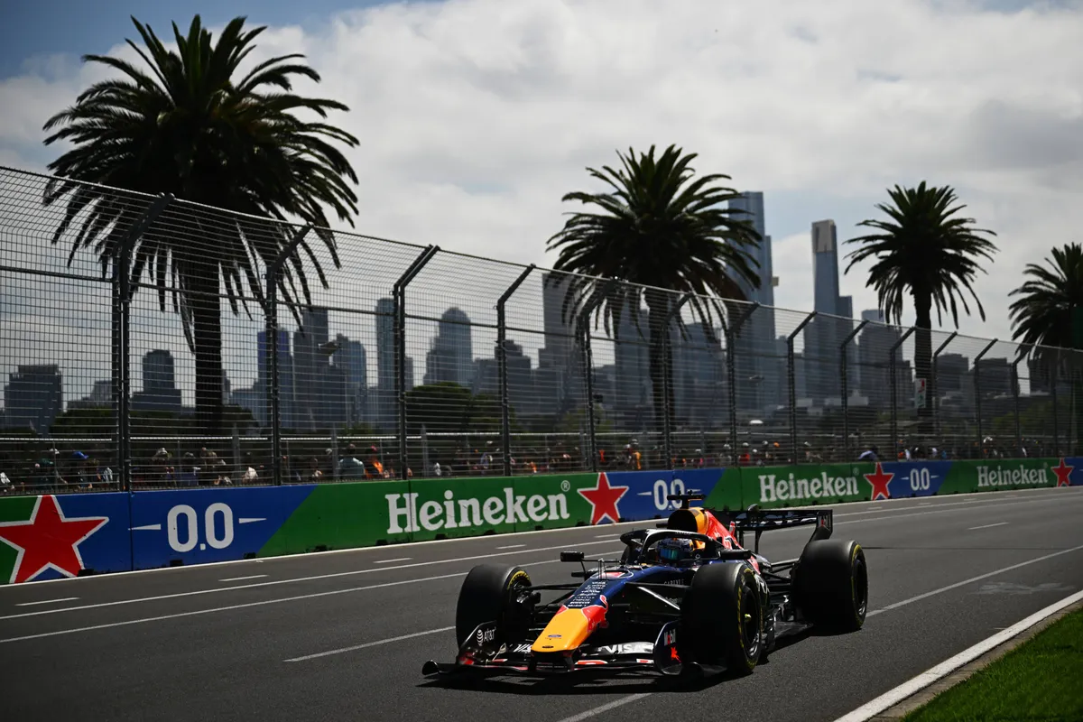 Max Verstappen tijdens VT1 in het 2026 F1-seizoen in Australië met zijn Red Bull RB22