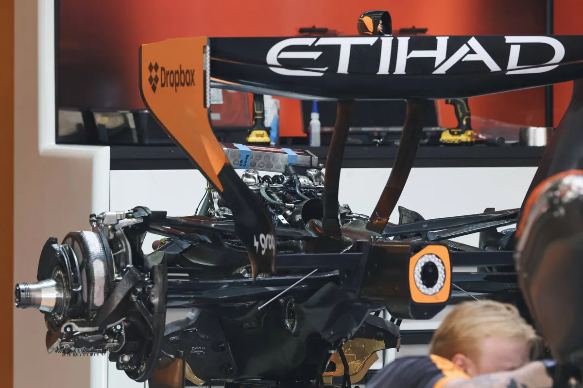 McLaren garage China