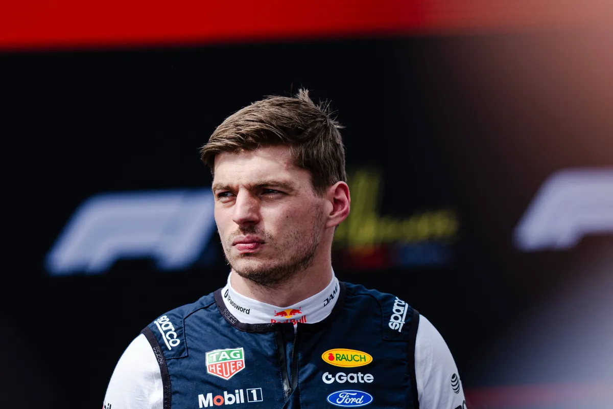 Red Bull-coureur Max Verstappen op de 2026 F1-grid in Melbourne