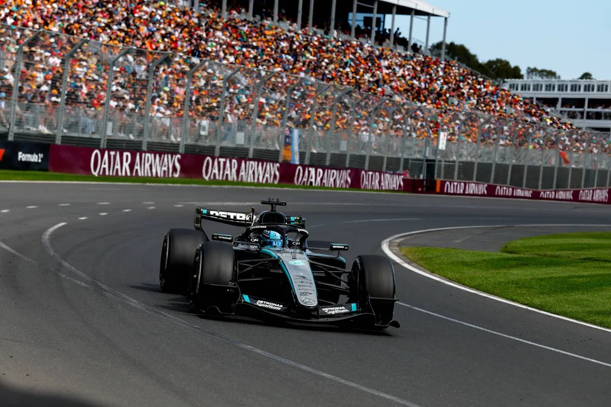 Mercedes-coureur George Russell tijdens de 2026 F1-race in Australië