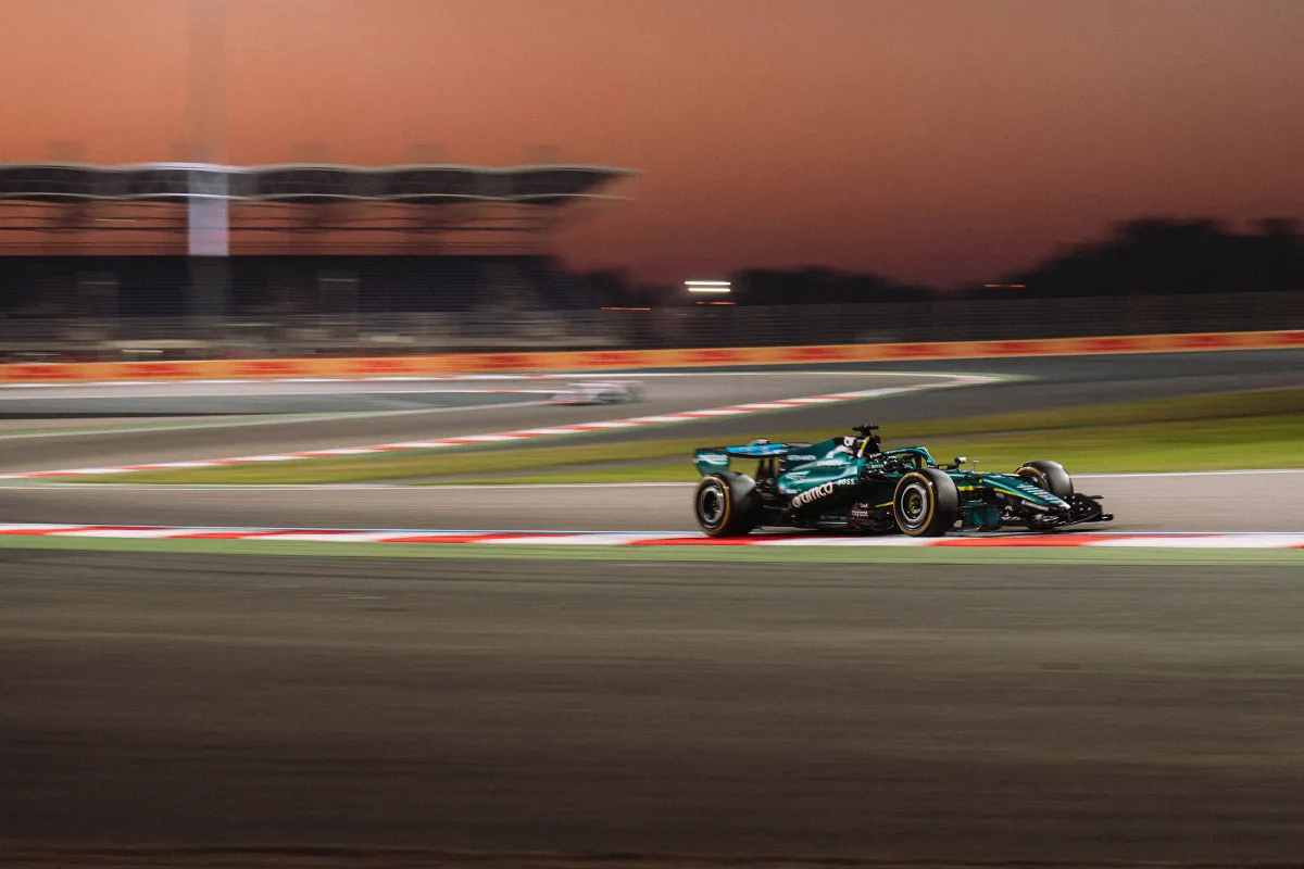 Lance Stroll in de Aston Martin AMR26 tijdens de 2026 F1-test in Bahrein