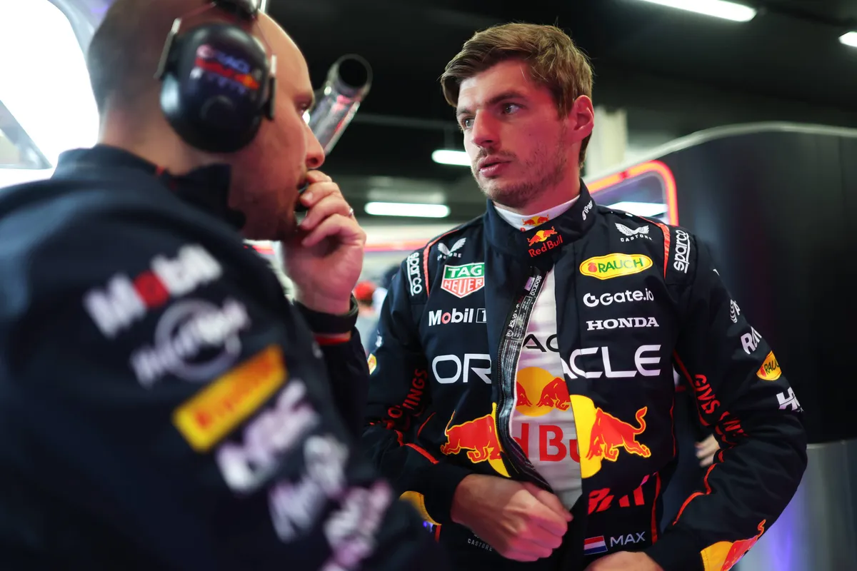 Max Verstappen met race-engineer Gianpiero Lambiase voor Red Bull in 2025