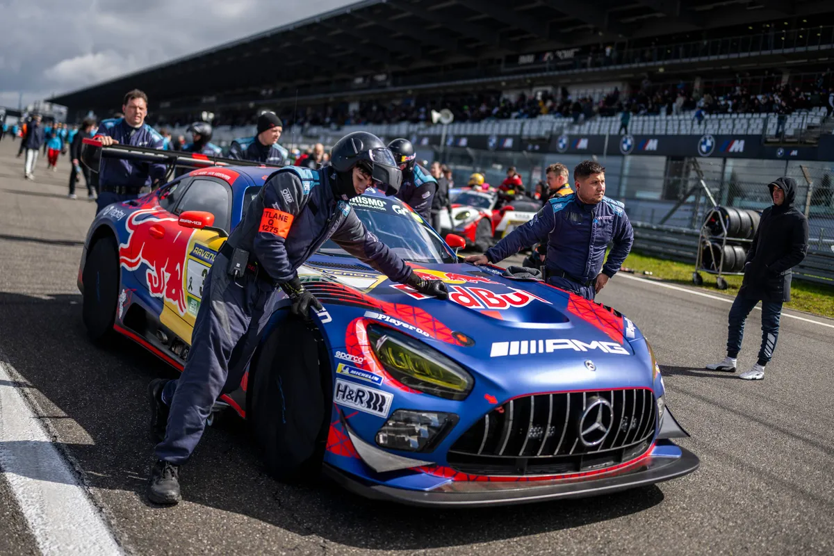 Max Verstappen op de Nürburgring tijdens NLS4 in april van 2026