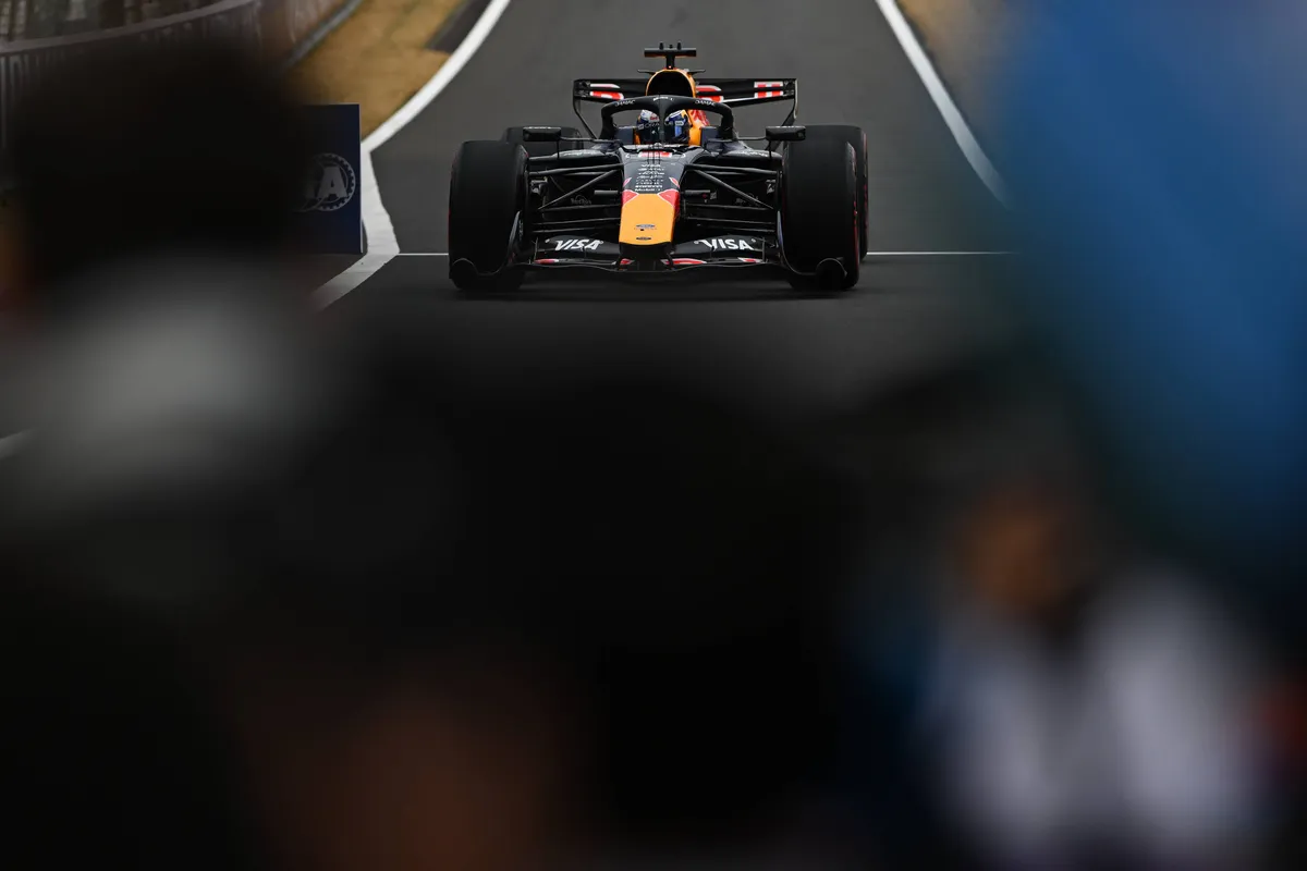 Red Bull Racing RB22 Max Verstappen GP China 2026 pitstraat F1