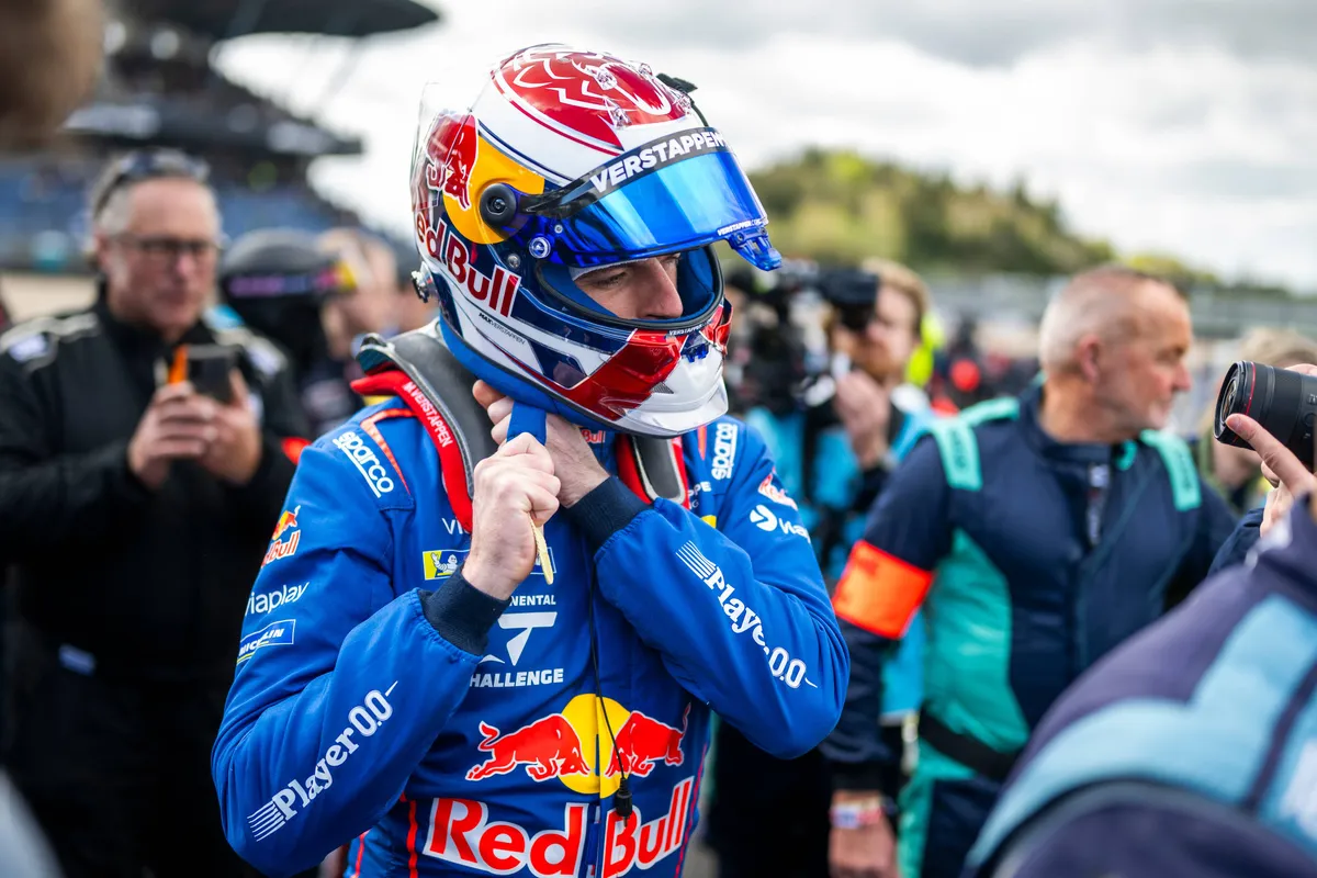 Max Verstappen op de Nürburgring tijdens NLS4 in 2026