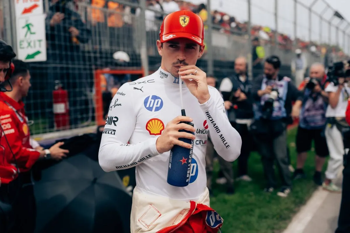 Charles Leclerc voorafgaand aan de sprintrace tijdens de F1 Grand Prix van Canada in 2026