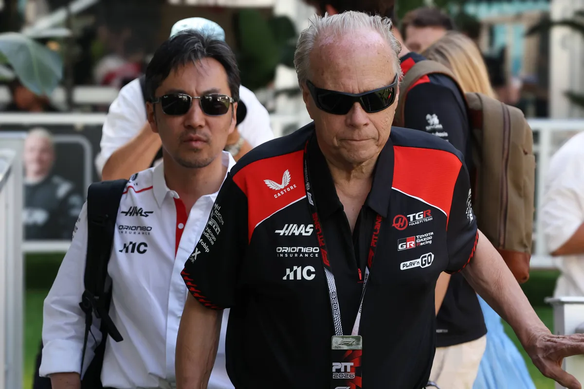 Ayao Komatsu en Gene Haas voor het Haas F1 Team in Miami in 2026