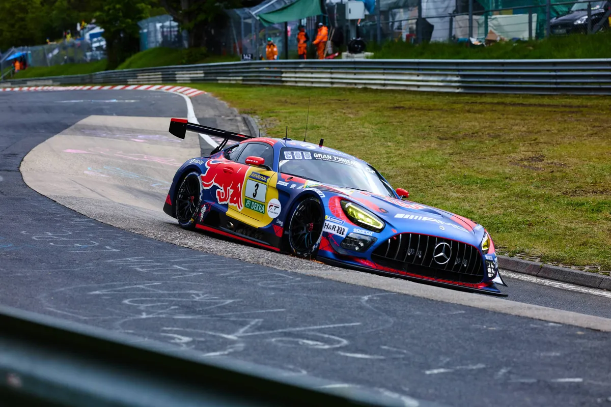 Max Verstappen in actie tijdens de 24 uur van de Nürburgring