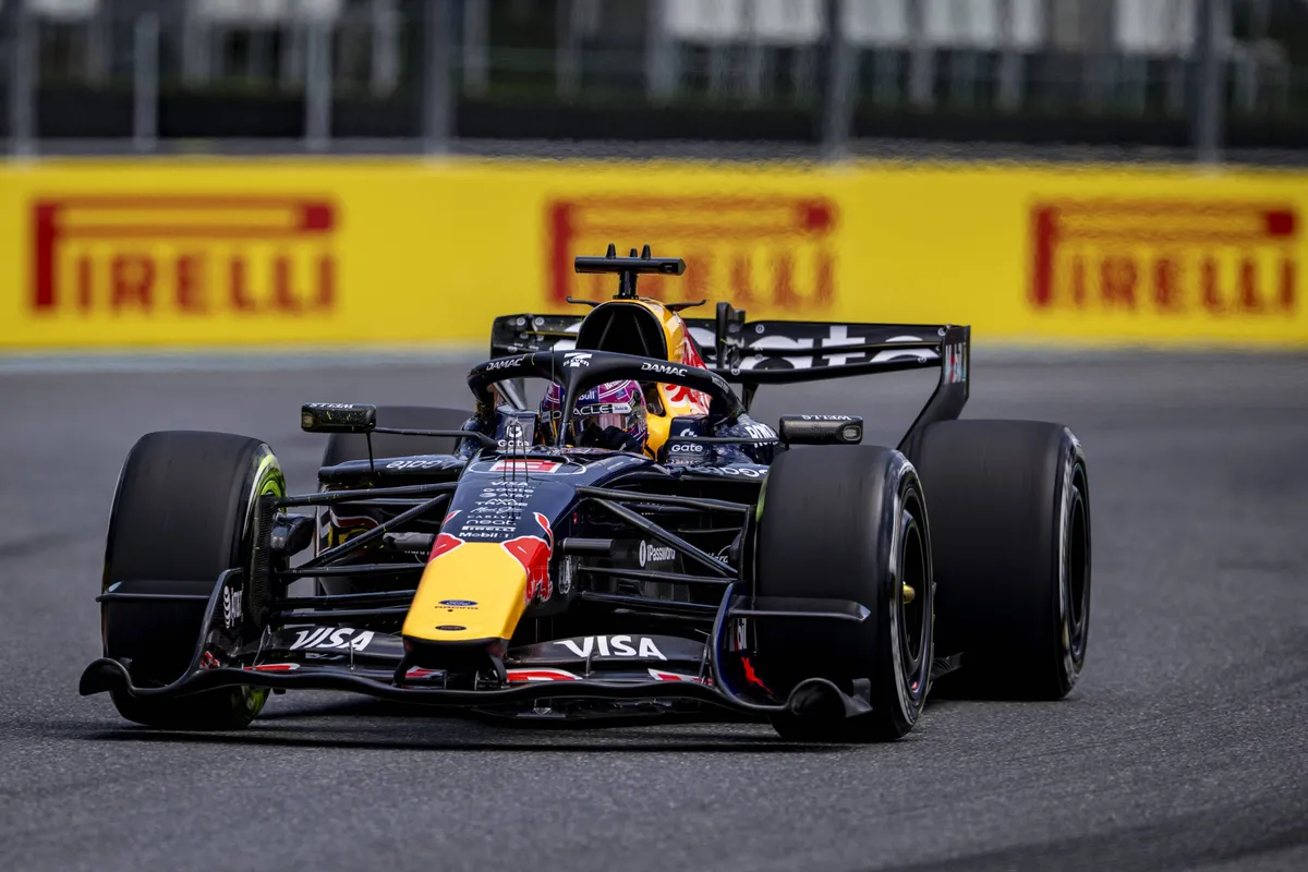 Max Verstappen tijdens de sprintrace in Miami in 2026