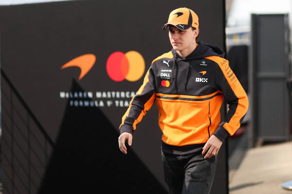 Oscar Piastri voor McLaren tijdens 2026 F1 GP Japan