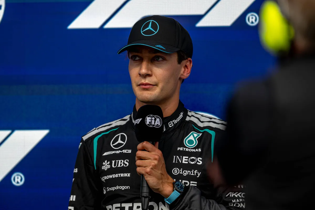 Mercedes-coureur George Russell tijdens F1TV-interview voor GP Canada