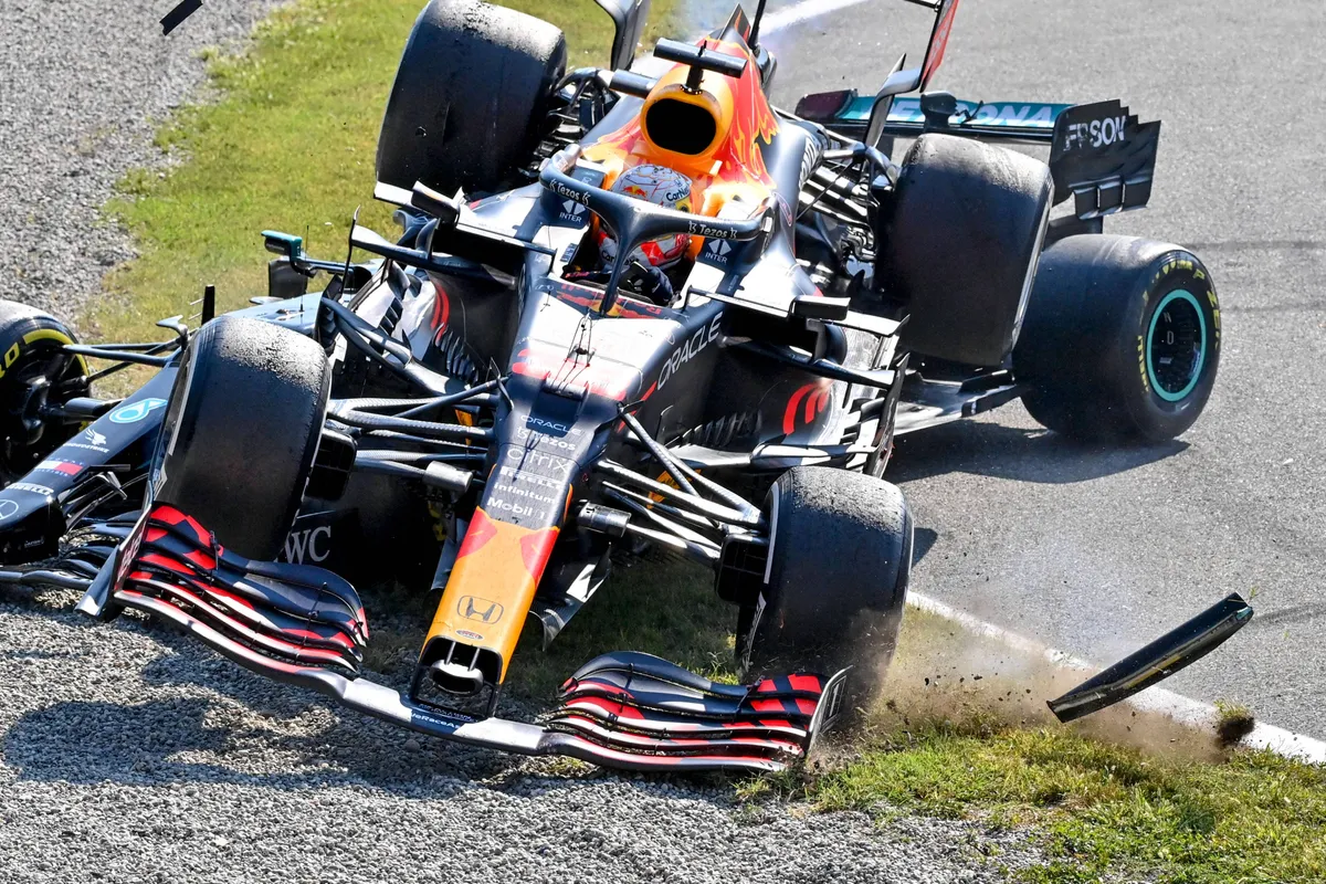 Max Verstappen Lewis Hamilton crash monza 2021