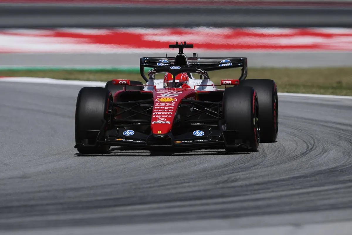 Charles Leclerc op het circuit tijdens het F1-raceweekend in Barcelona (2026)