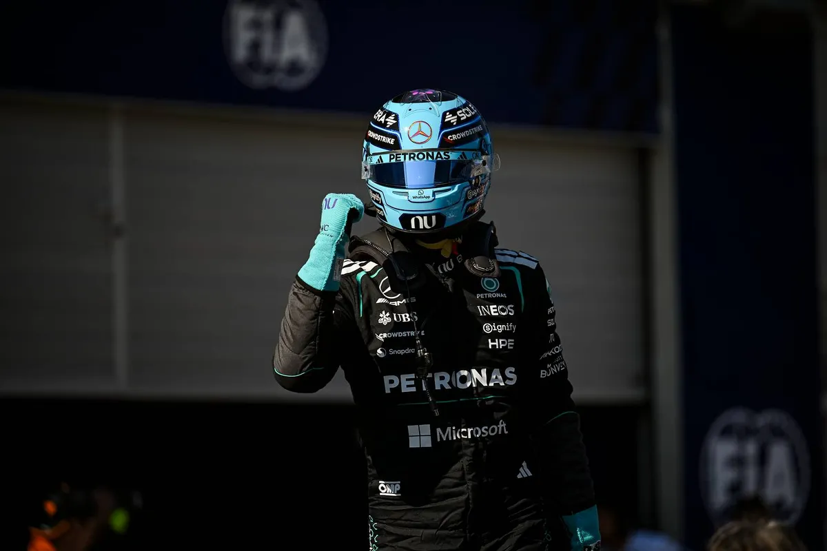 George Russell na zijn pole position tijdens het F1-raceweekend in Oostenrijk (2026)
