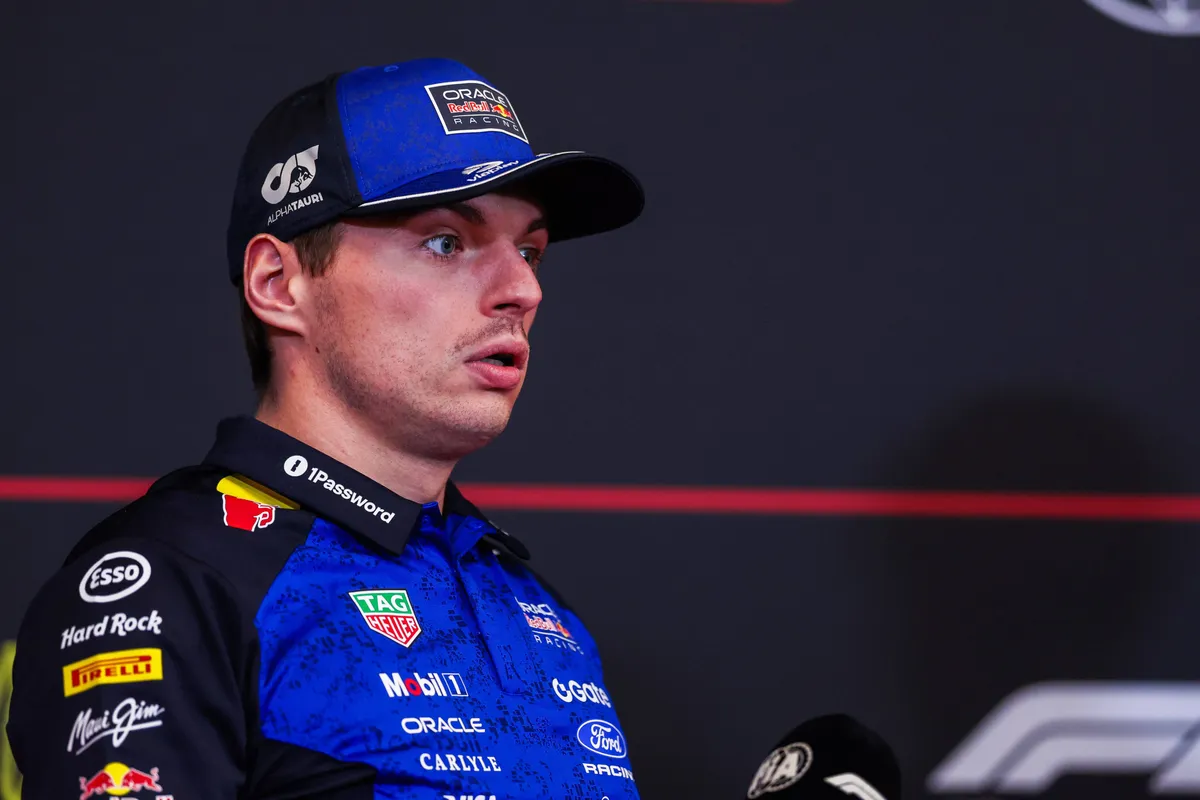 Max Verstappen op de persconferentie in Monaco