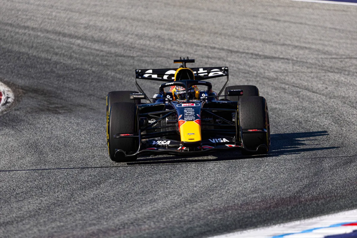 Max Verstappen in zijn geüpdate Red Bull Racing RB22 in Oostenrijk