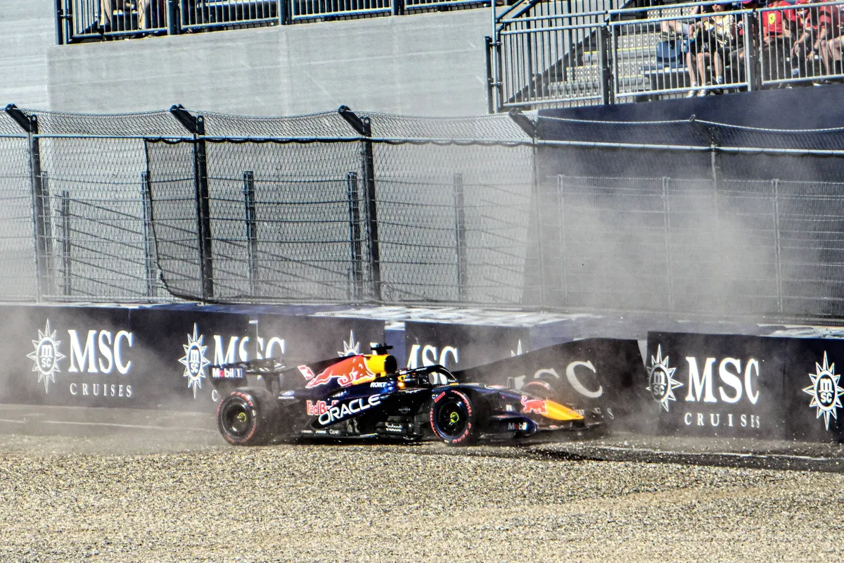 De crash van Max Verstappen tijdens de kwalificatie in Oostenrijk in 2026