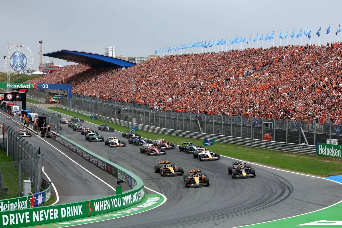 De start van de F1 Grand Prix van Nederland op Circuit Zandvoort (2025)