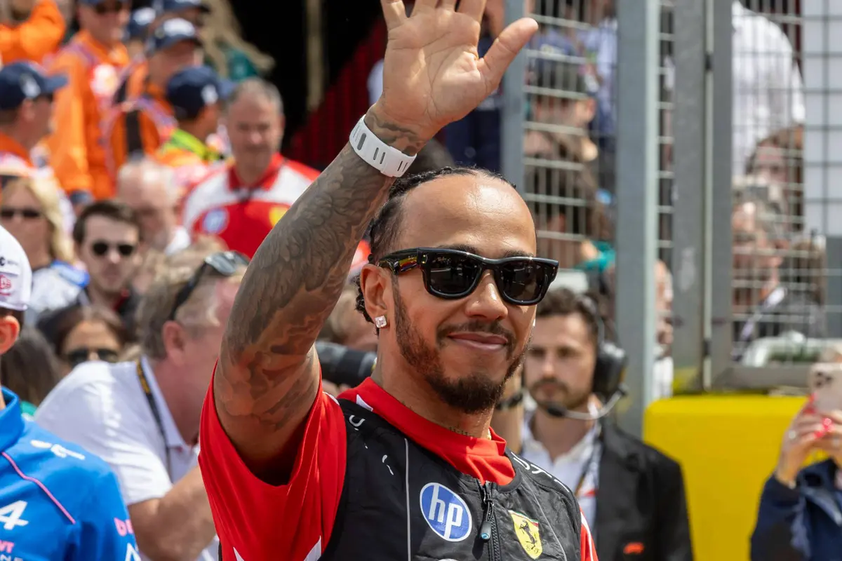 Lewis Hamilton voorafgaand aan de F1 Grand Prix van Groot-Brittannië (2026)