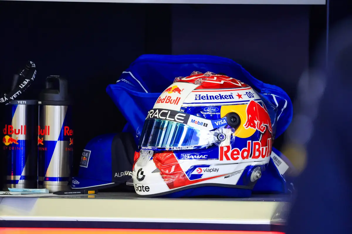 Max Verstappen helmet