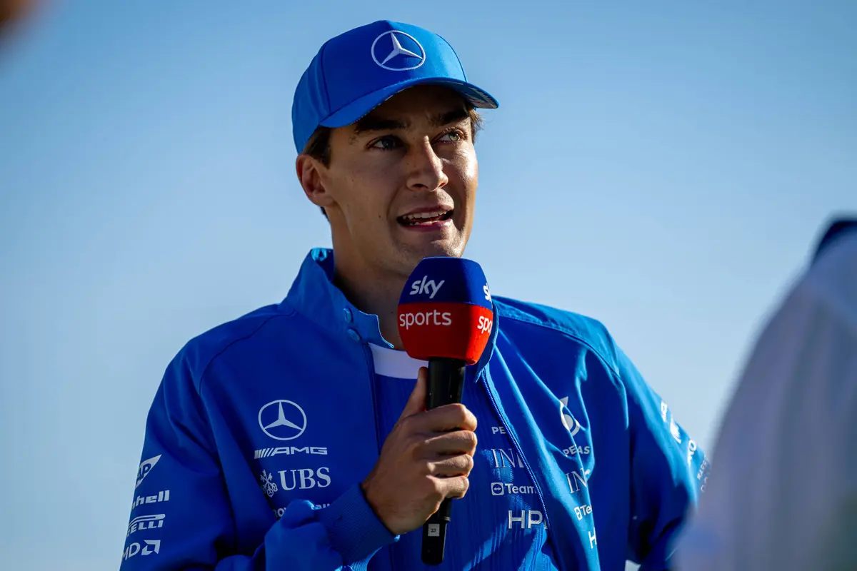 Mercedes-coureur George Russell na de sprint in Engeland